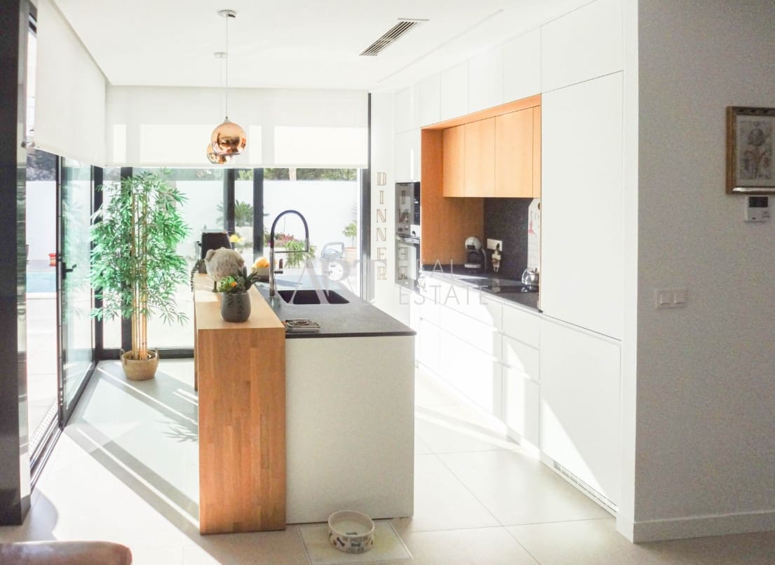 4 soveværelse Villa til salg i Finestrat med swimmingpool - € 795.000 (Ref: 8716880)