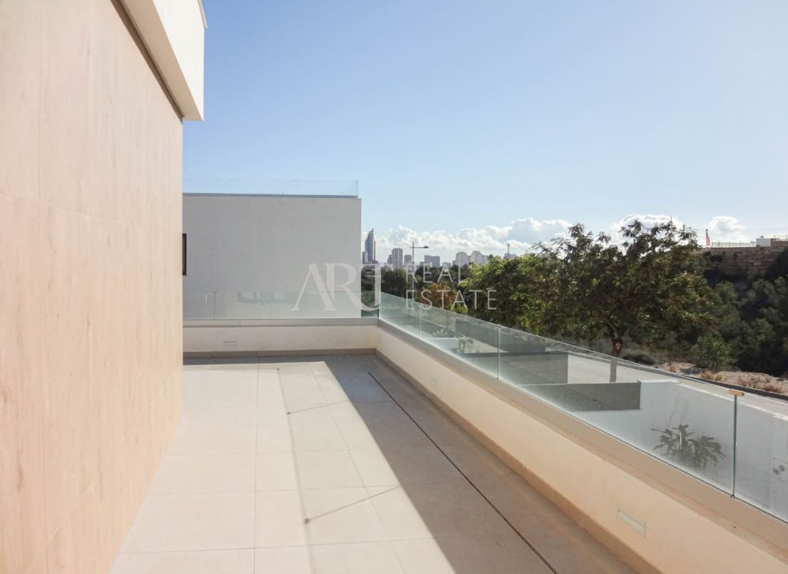 4 soveværelse Villa til salg i Finestrat med swimmingpool - € 795.000 (Ref: 8716880)