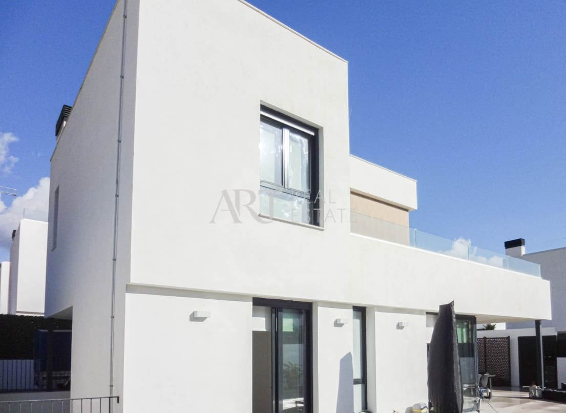 4 soveværelse Villa til salg i Finestrat med swimmingpool - € 795.000 (Ref: 8716880)