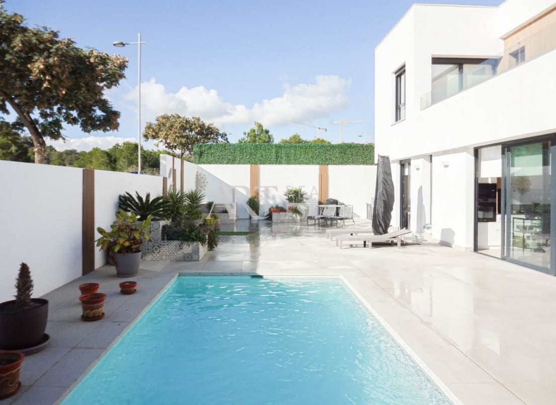 4 soveværelse Villa til salg i Finestrat med swimmingpool - € 795.000 (Ref: 8716880)