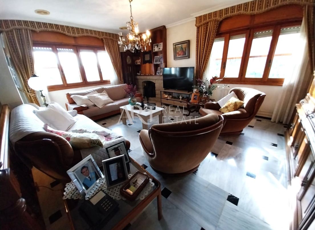 6 quarto Moradia para venda em La Nucia com piscina - 594 000 € (Ref: 8743844)