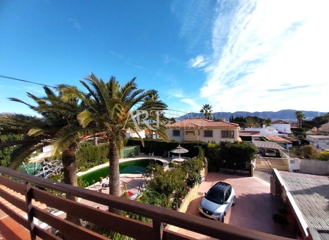 6 quarto Moradia para venda em La Nucia com piscina - 594 000 € (Ref: 8743844)