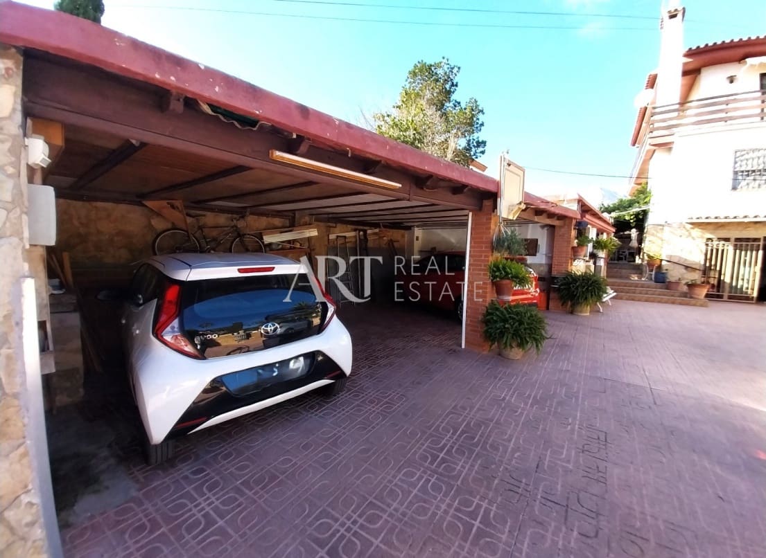 6 quarto Moradia para venda em La Nucia com piscina - 594 000 € (Ref: 8743844)