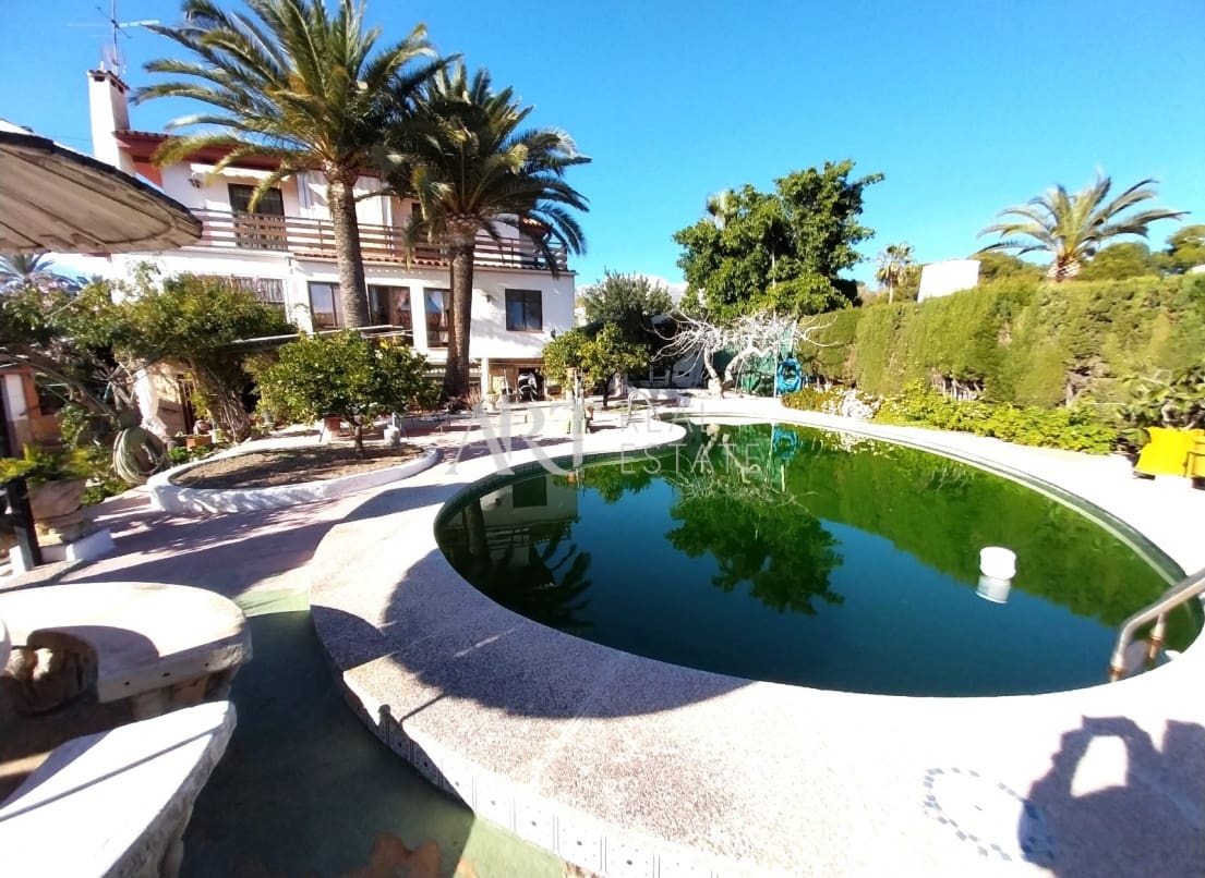 6 quarto Moradia para venda em La Nucia com piscina - 594 000 € (Ref: 8743844)