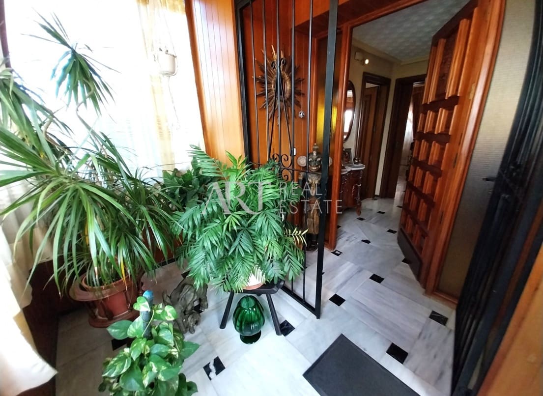 6 quarto Moradia para venda em La Nucia com piscina - 594 000 € (Ref: 8743844)