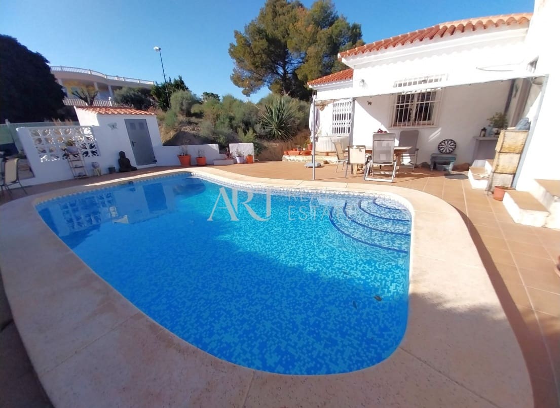 3 chambre Villa/Maison à vendre à La Nucia avec piscine - 395 000 € (Ref: 8785420)