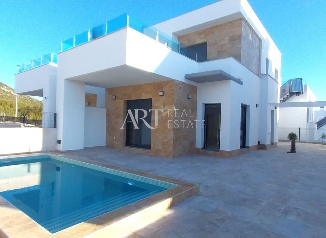 3 bedroom Villa for sale in Polop with pool - € 449,000 (Ref: 8800363)