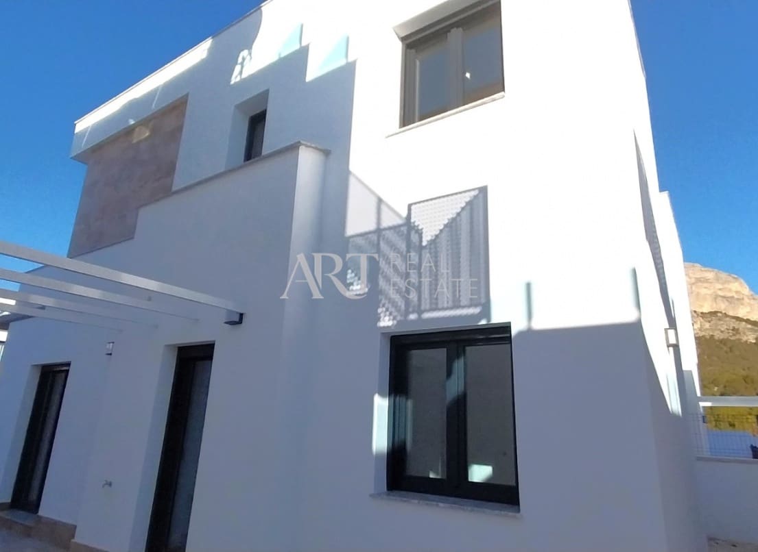 3 bedroom Villa for sale in Polop with pool - € 449,000 (Ref: 8800363)