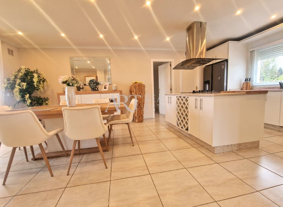 6 soveværelse Villa til salg i Alfaz del Pi / L'Alfas del Pi med swimmingpool - € 725.000 (Ref: 8830444)