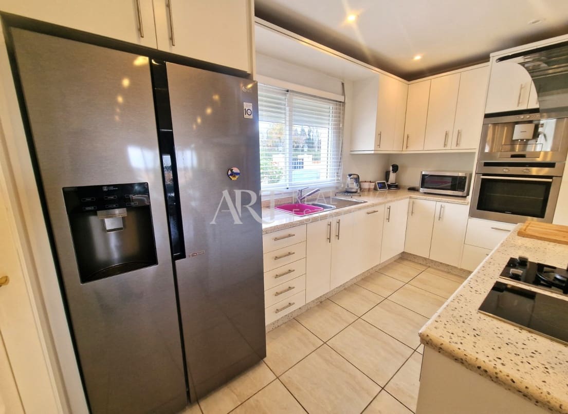 6 soveværelse Villa til salg i Alfaz del Pi / L'Alfas del Pi med swimmingpool - € 725.000 (Ref: 8830444)