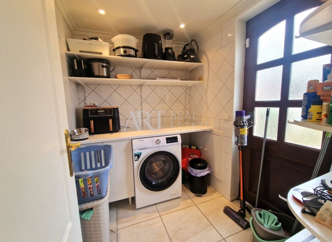 6 soveværelse Villa til salg i Alfaz del Pi / L'Alfas del Pi med swimmingpool - € 725.000 (Ref: 8830444)