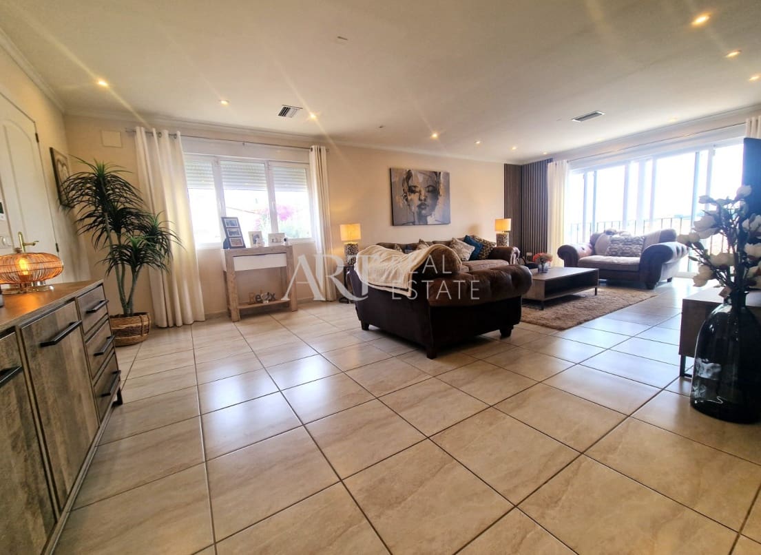 6 soveværelse Villa til salg i Alfaz del Pi / L'Alfas del Pi med swimmingpool - € 725.000 (Ref: 8830444)