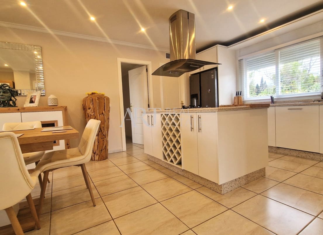 6 soveværelse Villa til salg i Alfaz del Pi / L'Alfas del Pi med swimmingpool - € 725.000 (Ref: 8830444)