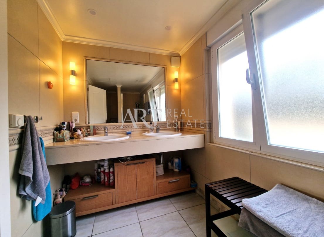 6 soveværelse Villa til salg i Alfaz del Pi / L'Alfas del Pi med swimmingpool - € 725.000 (Ref: 8830444)