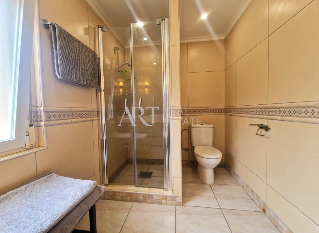 6 soveværelse Villa til salg i Alfaz del Pi / L'Alfas del Pi med swimmingpool - € 725.000 (Ref: 8830444)