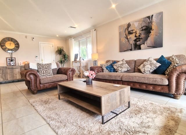 6 bedroom Villa for sale in Pueblo - Urbanizaciones, Alfaz del Pi / L'Alfàs del Pi with pool - € 725,000 (Ref: 8830444)