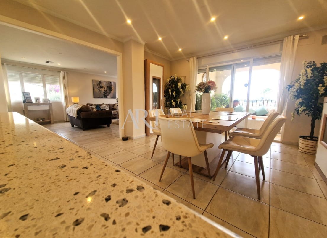 6 soveværelse Villa til salg i Alfaz del Pi / L'Alfas del Pi med swimmingpool - € 725.000 (Ref: 8830444)