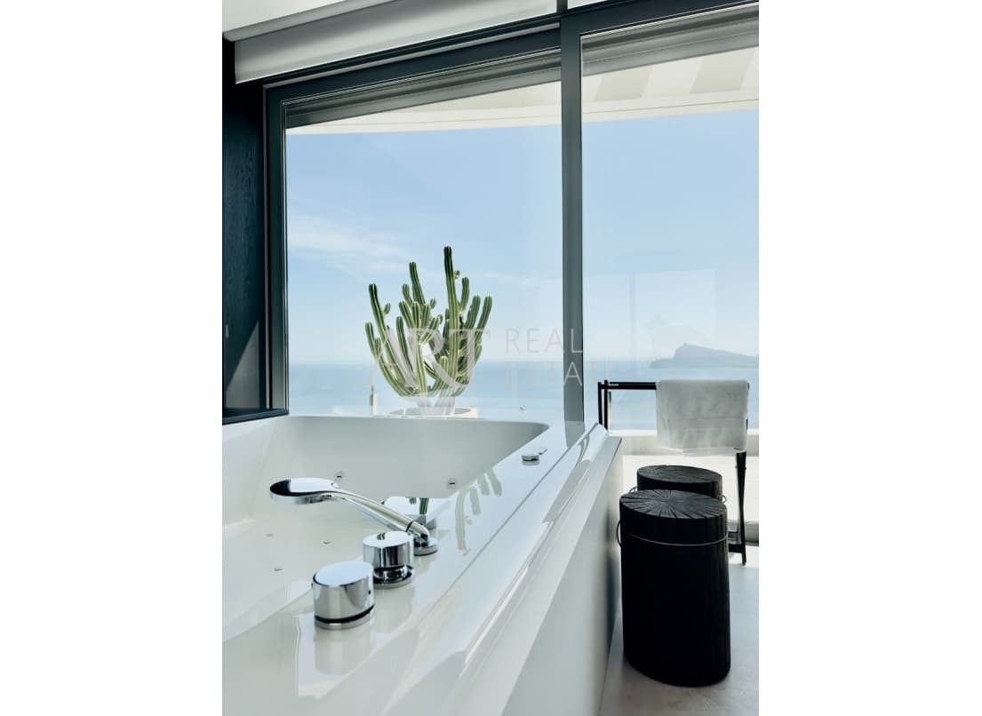 4 bedroom Villa for sale in Altea with pool garage - € 3,600,000 (Ref: 8861621)