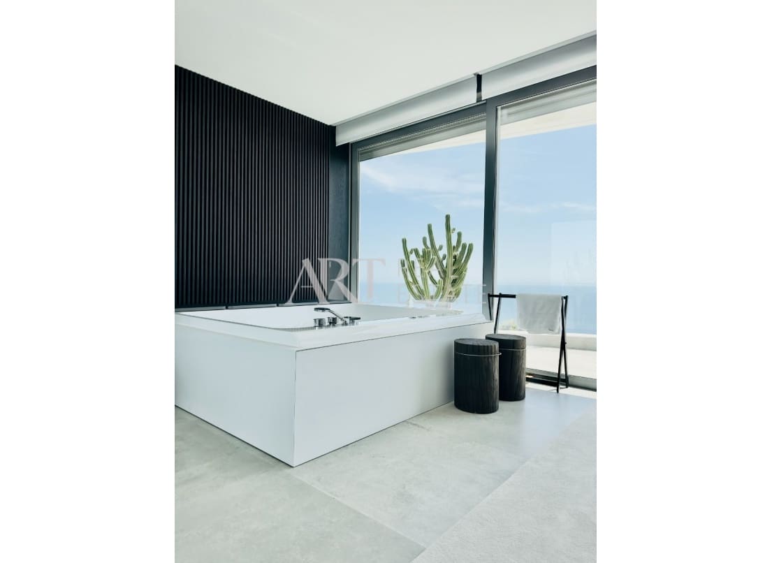 4 bedroom Villa for sale in Altea with pool garage - € 3,600,000 (Ref: 8861621)