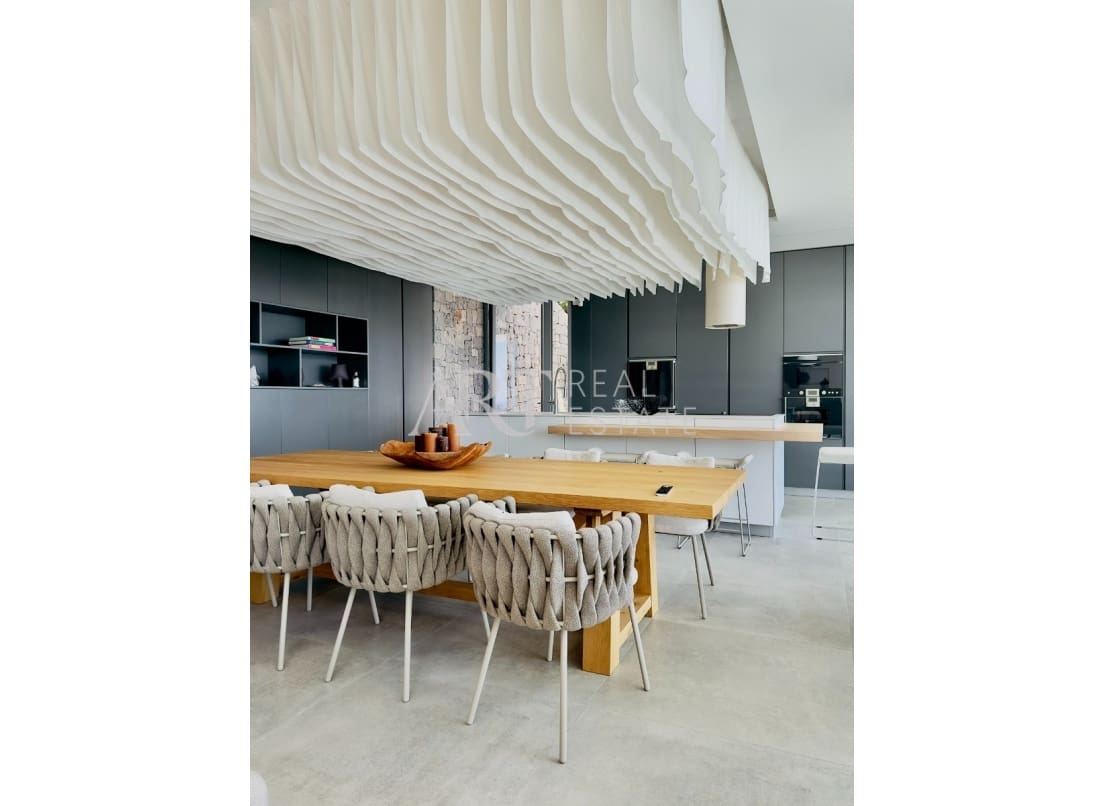 4 bedroom Villa for sale in Altea with pool garage - € 3,600,000 (Ref: 8861621)