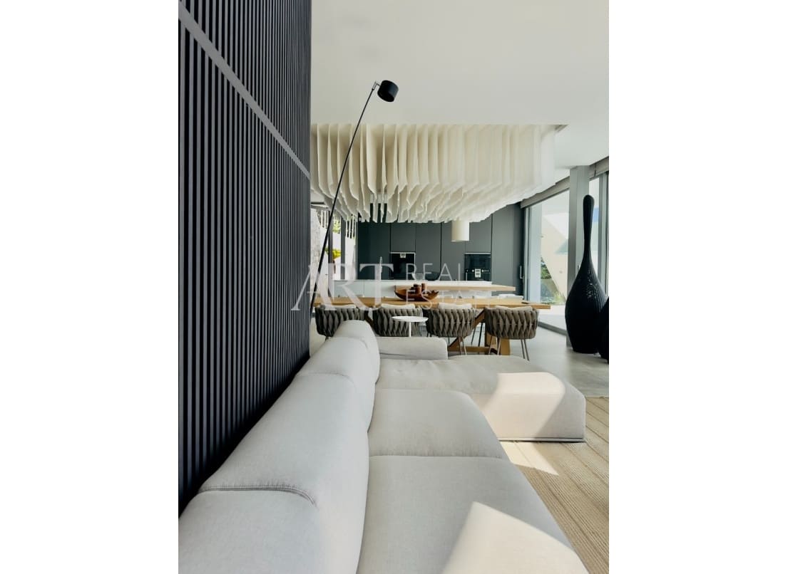 4 bedroom Villa for sale in Altea with pool garage - € 3,600,000 (Ref: 8861621)