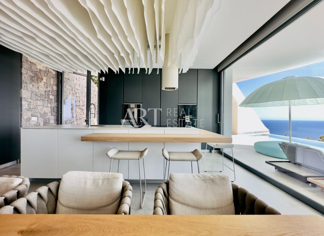 4 bedroom Villa for sale in Altea with pool garage - € 3,600,000 (Ref: 8861621)