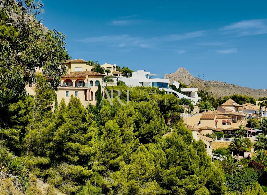 4 bedroom Villa for sale in Altea with pool garage - € 3,600,000 (Ref: 8861621)