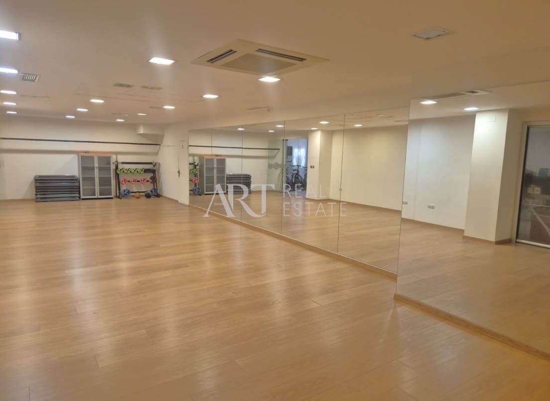 1 bedroom Commercial for sale in Finestrat with pool - € 1,995,000 (Ref: 8861845)