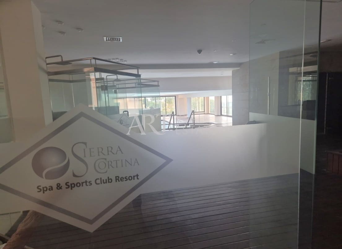 1 bedroom Commercial for sale in Finestrat with pool - € 1,995,000 (Ref: 8861845)