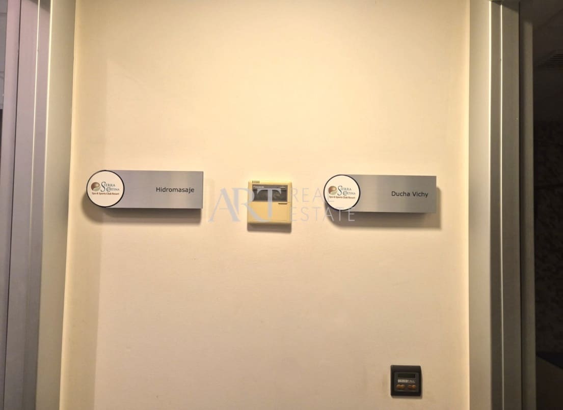 1 bedroom Commercial for sale in Finestrat with pool - € 1,995,000 (Ref: 8861845)