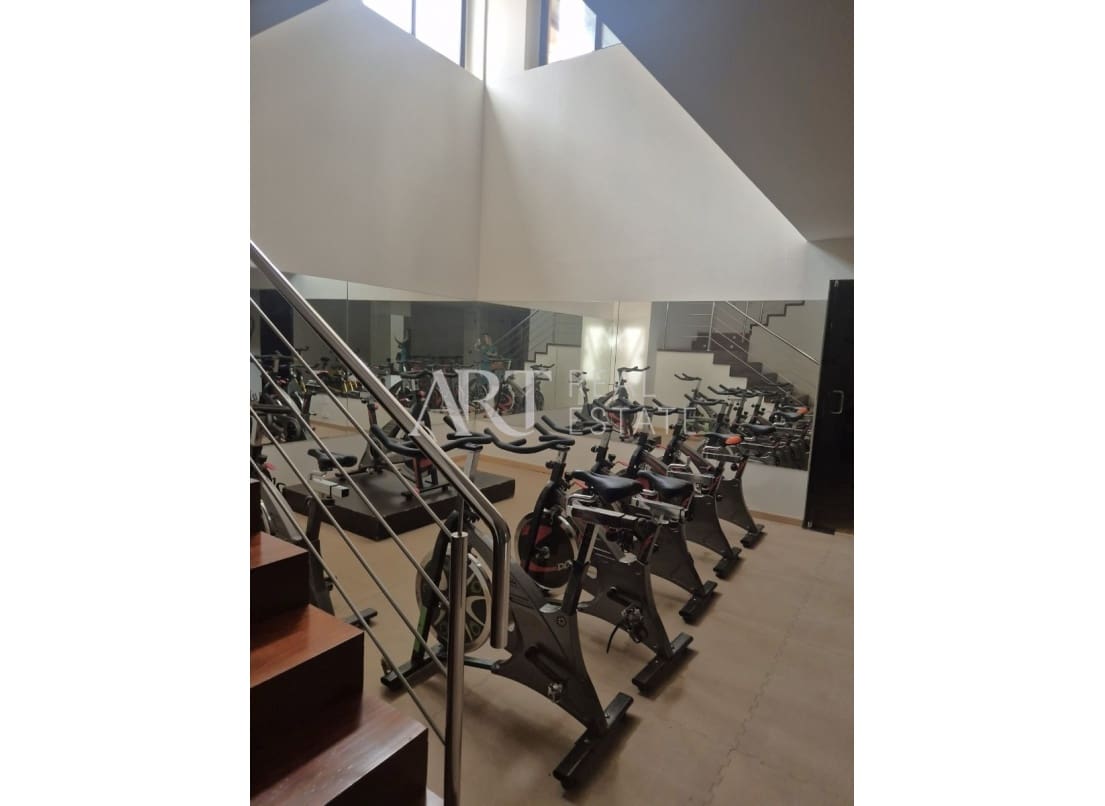 1 bedroom Commercial for sale in Finestrat with pool - € 1,995,000 (Ref: 8861845)