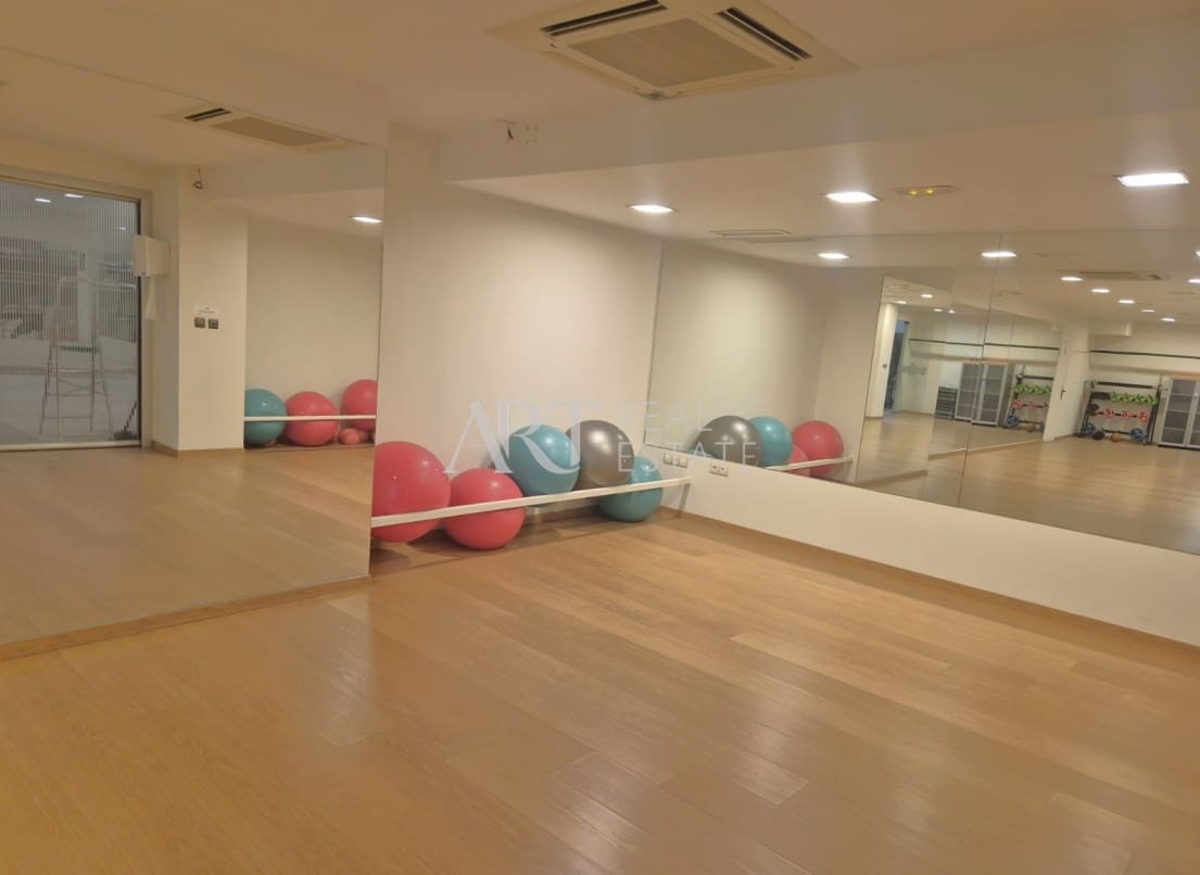 1 bedroom Commercial for sale in Finestrat with pool - € 1,995,000 (Ref: 8861845)