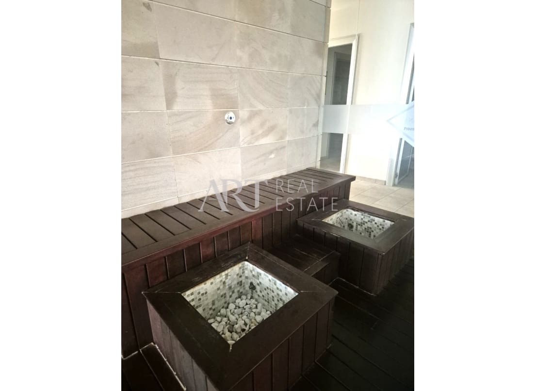 1 bedroom Commercial for sale in Finestrat with pool - € 1,995,000 (Ref: 8861845)