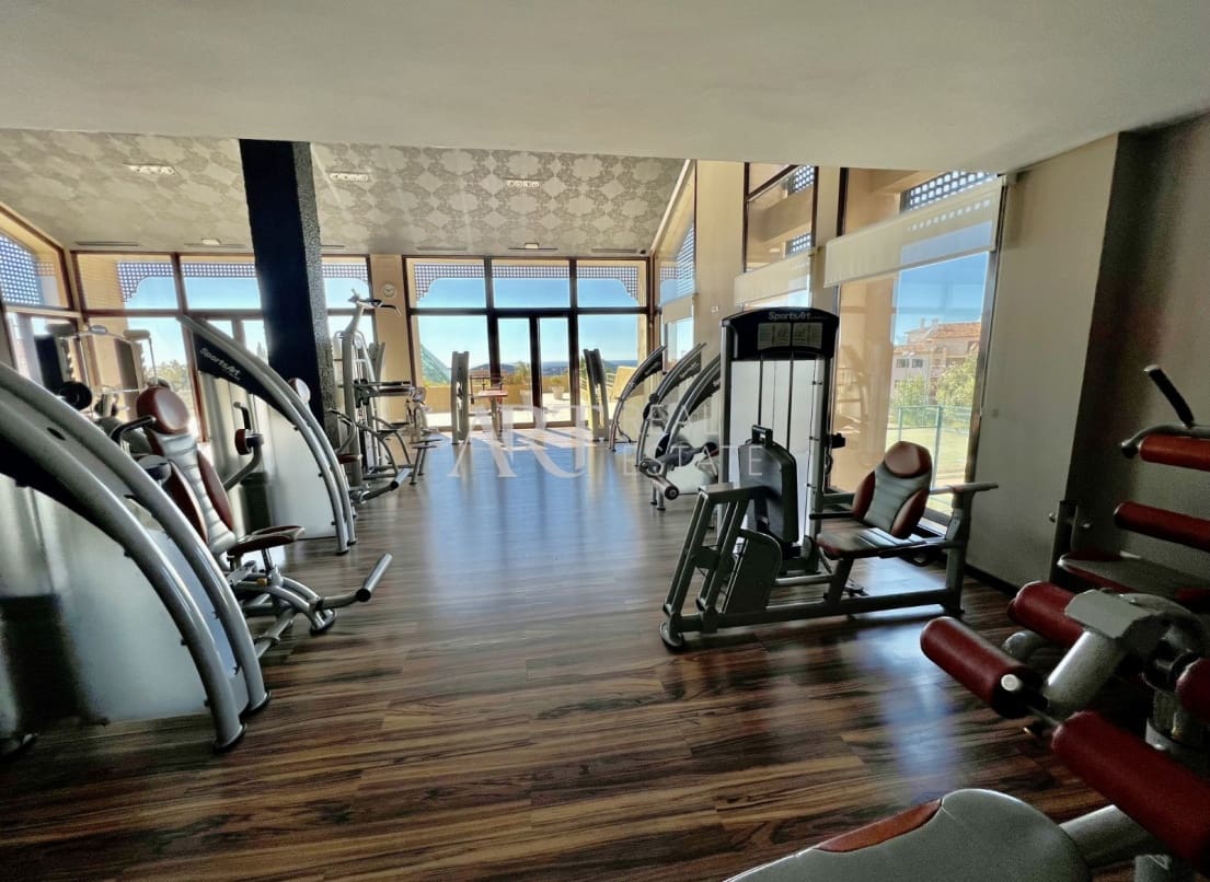 1 bedroom Commercial for sale in Finestrat with pool - € 1,995,000 (Ref: 8861845)