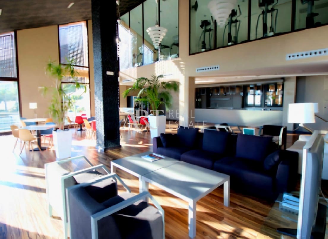 1 bedroom Commercial for sale in Finestrat with pool - € 1,995,000 (Ref: 8861845)