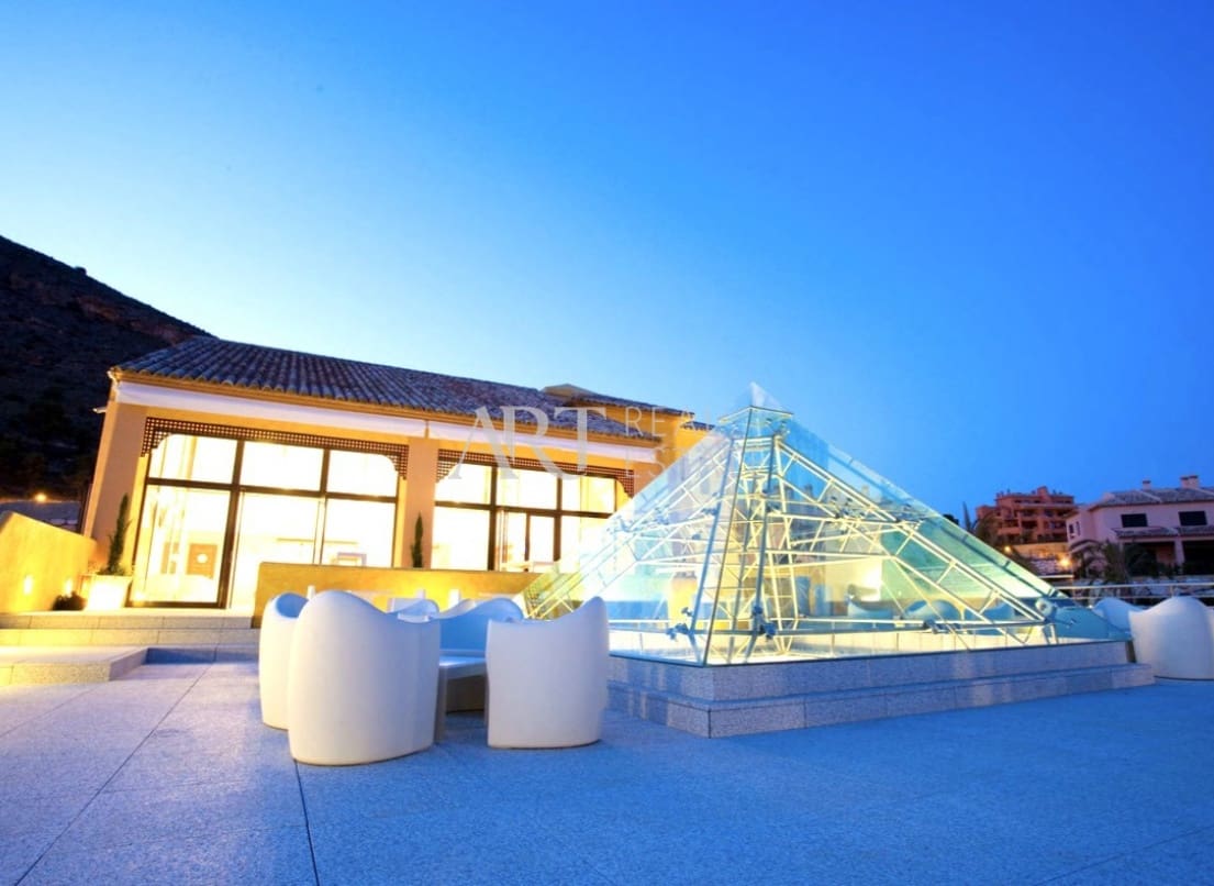 1 bedroom Commercial for sale in Finestrat with pool - € 1,995,000 (Ref: 8861845)