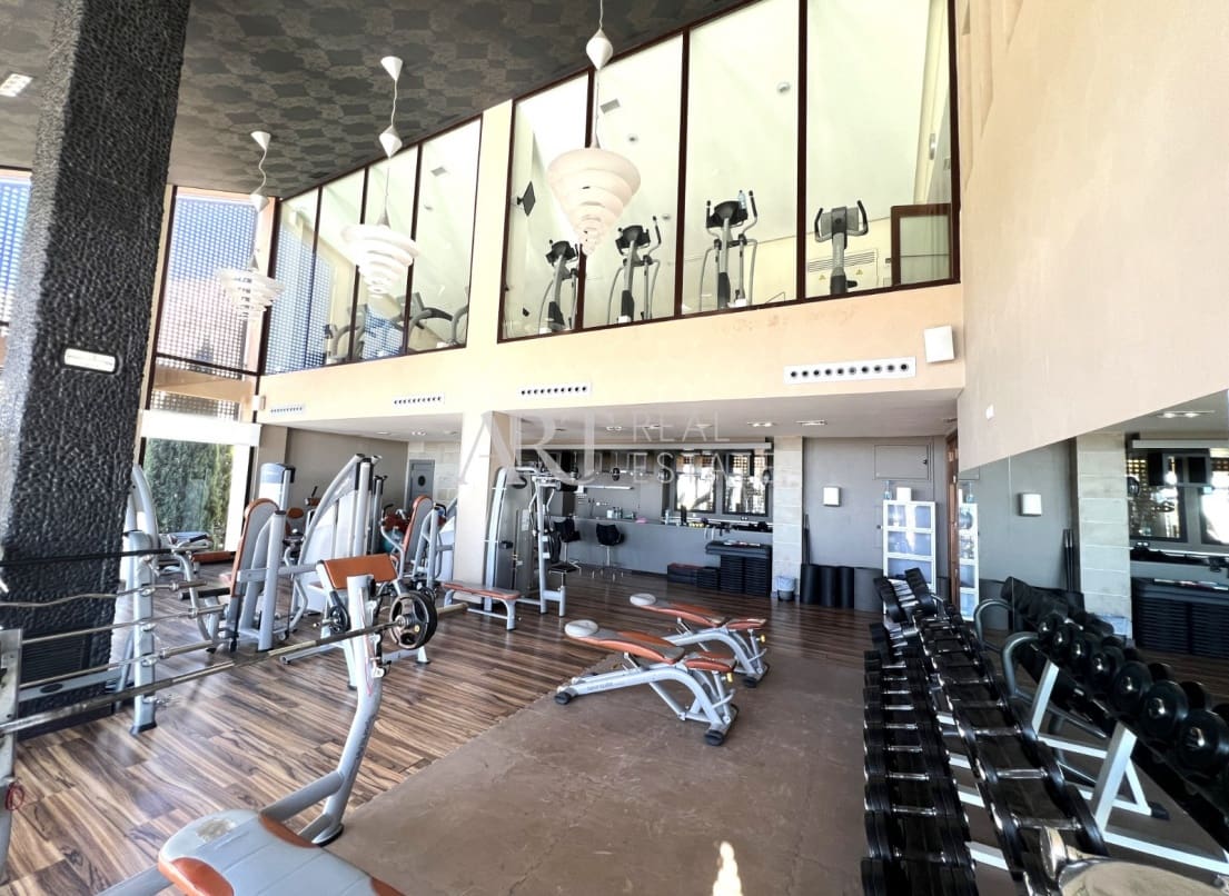 1 bedroom Commercial for sale in Finestrat with pool - € 1,995,000 (Ref: 8861845)