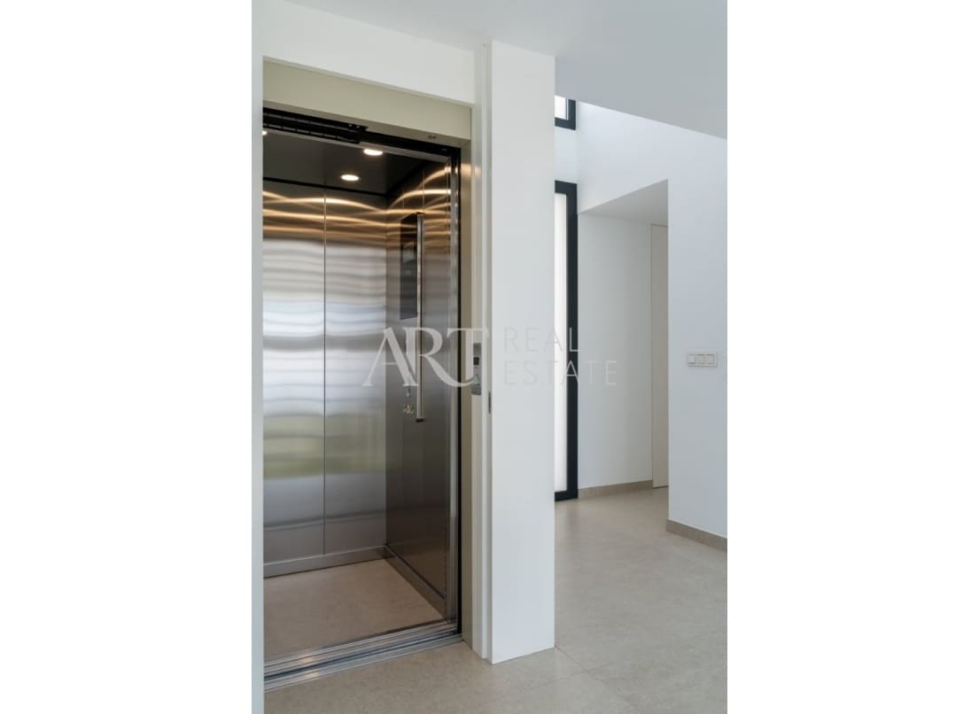 3 slaapkamer Villa te koop in Altea met zwembad - € 2.257.500 (Ref: 8872908)