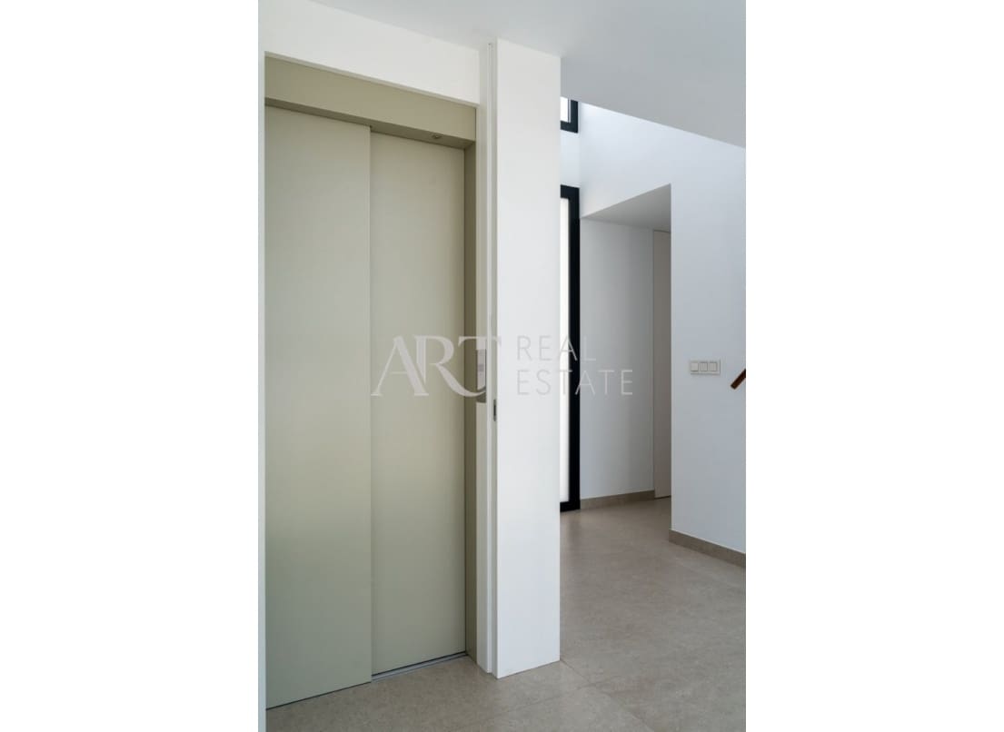 3 slaapkamer Villa te koop in Altea met zwembad - € 2.257.500 (Ref: 8872908)