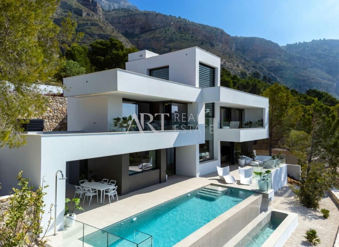 3 slaapkamer Villa te koop in Altea met zwembad - € 2.257.500 (Ref: 8872908)