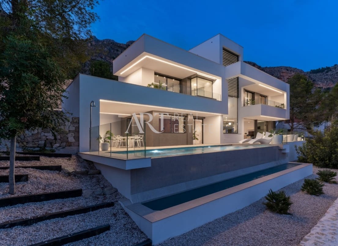 3 slaapkamer Villa te koop in Altea met zwembad - € 2.257.500 (Ref: 8872908)