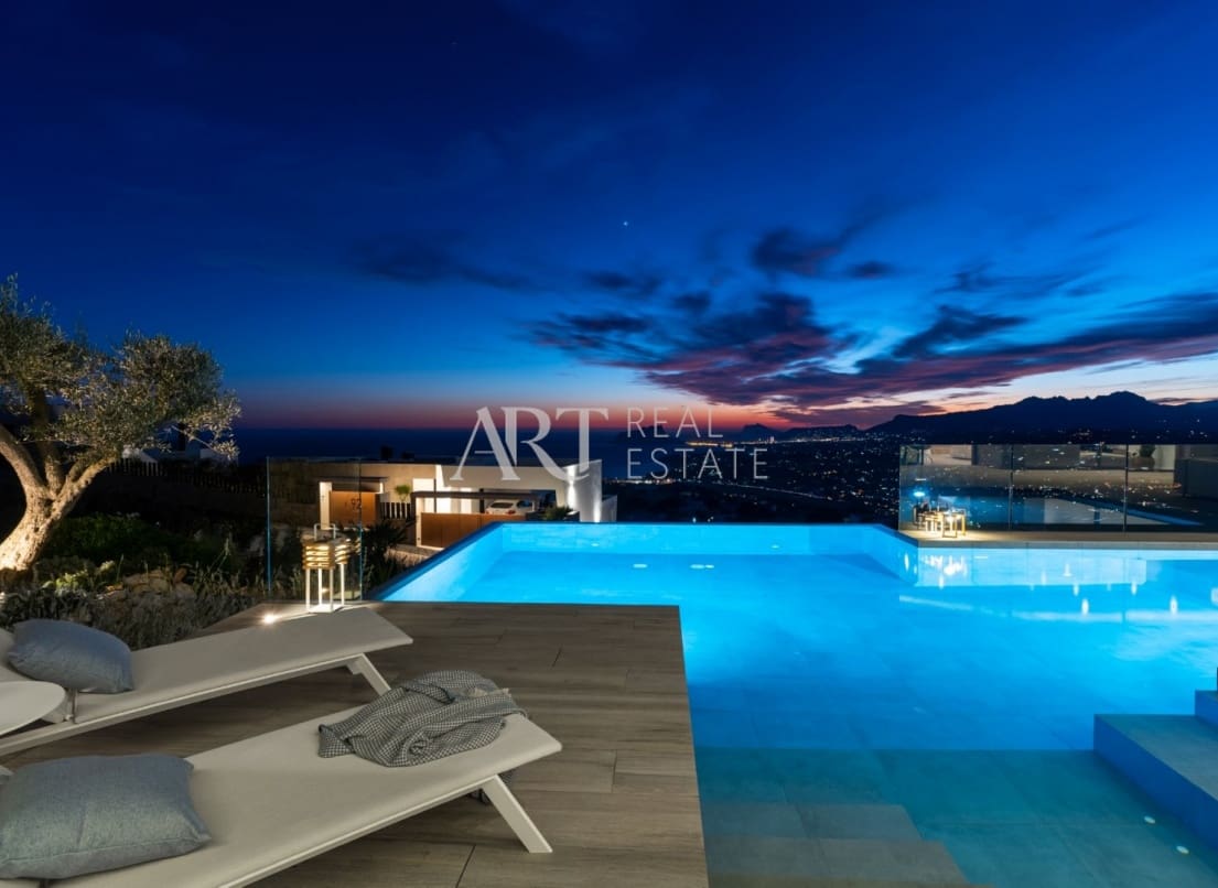 4 bedroom Villa for sale in Cumbre del Sol with pool garage - € 2,950,000 (Ref: 8872910)