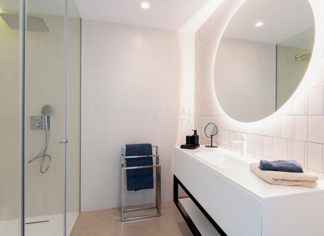 4 bedroom Villa for sale in Cumbre del Sol with pool garage - € 2,950,000 (Ref: 8872910)