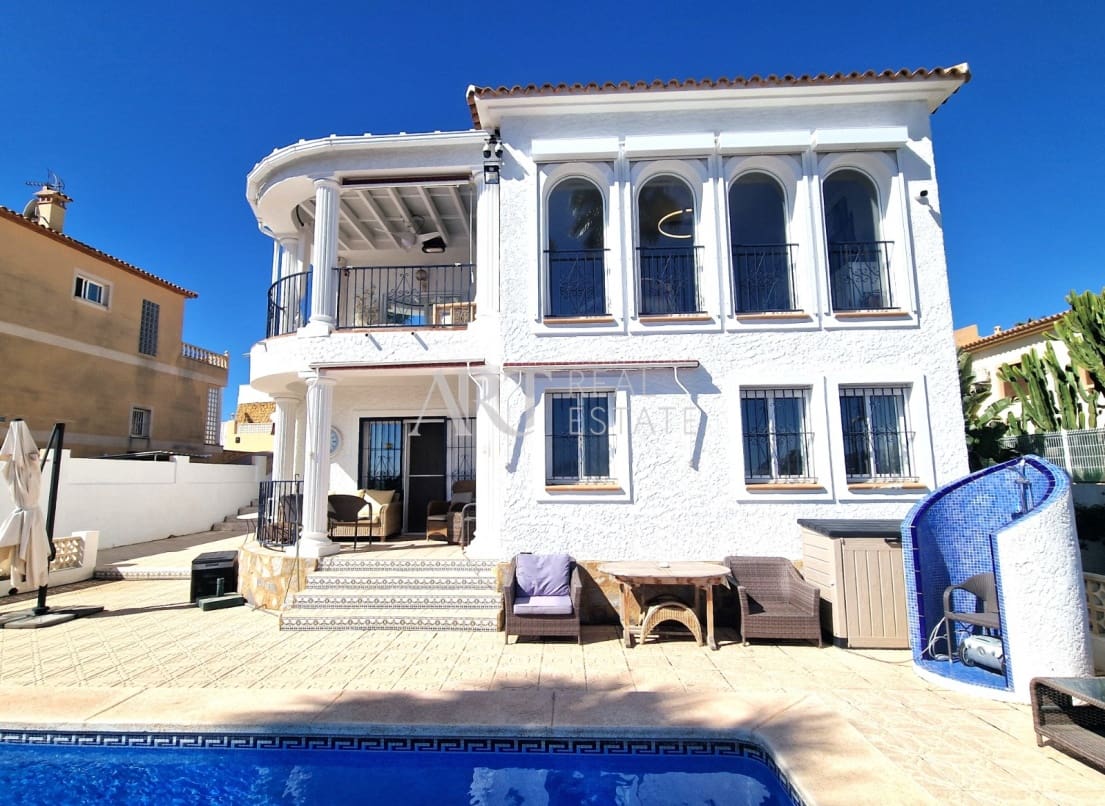 5 chambre Villa/Maison à vendre à La Nucia avec piscine garage - 795 000 € (Ref: 8880448)