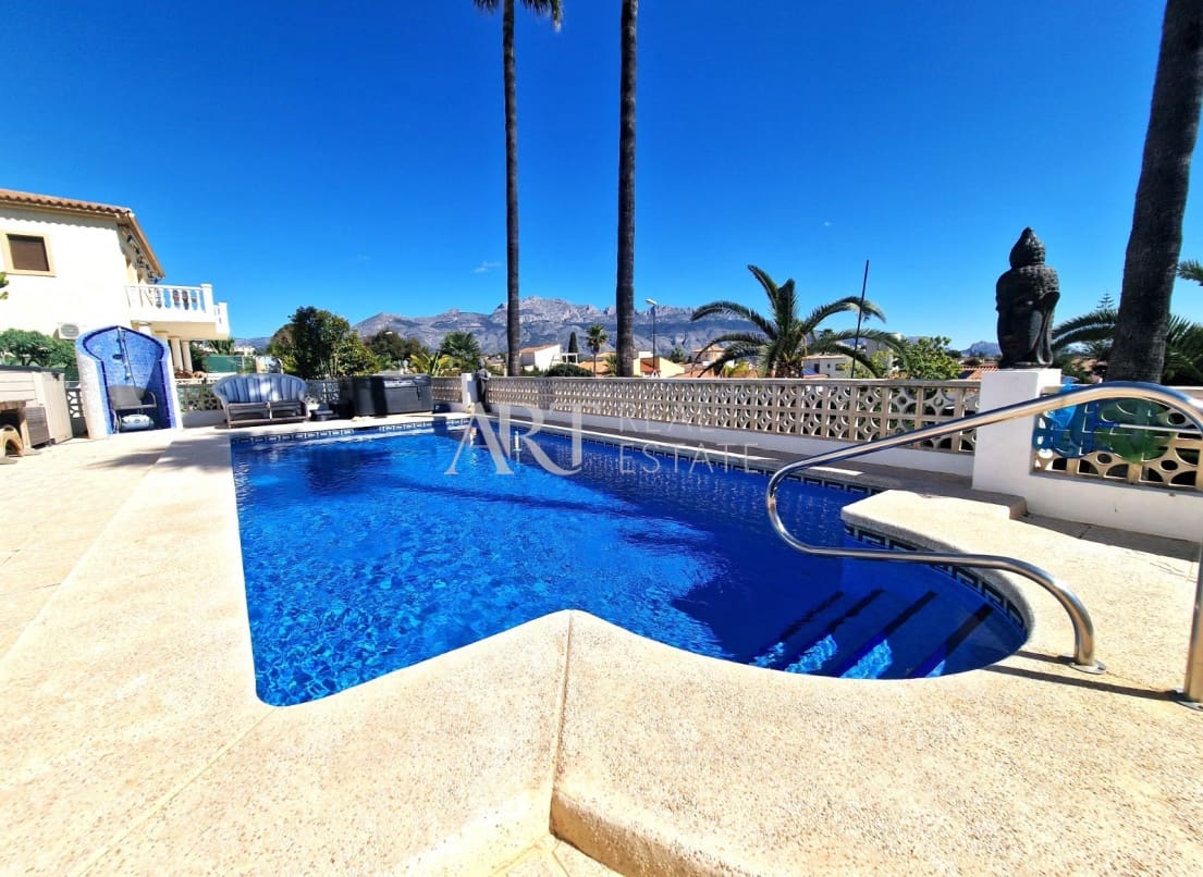 5 chambre Villa/Maison à vendre à La Nucia avec piscine garage - 795 000 € (Ref: 8880448)