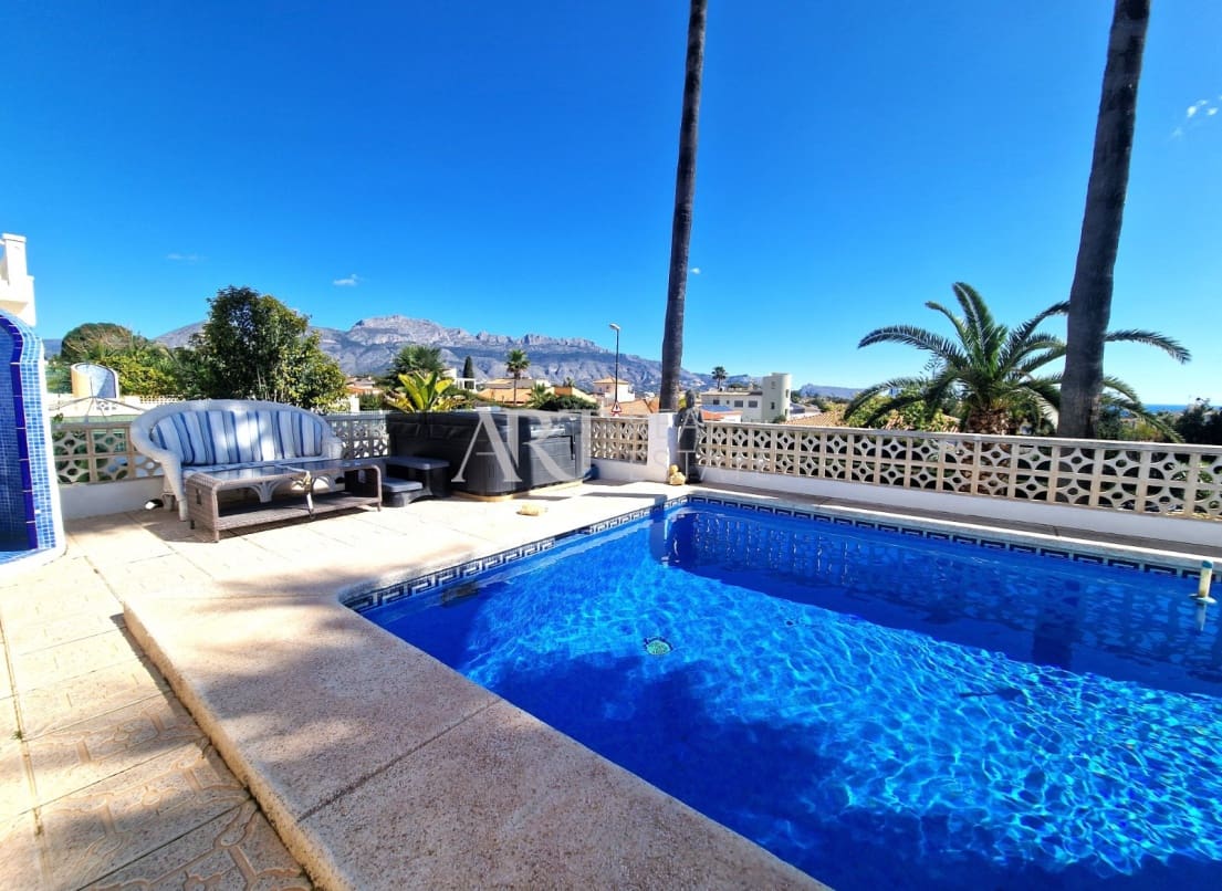 5 chambre Villa/Maison à vendre à La Nucia avec piscine garage - 795 000 € (Ref: 8880448)