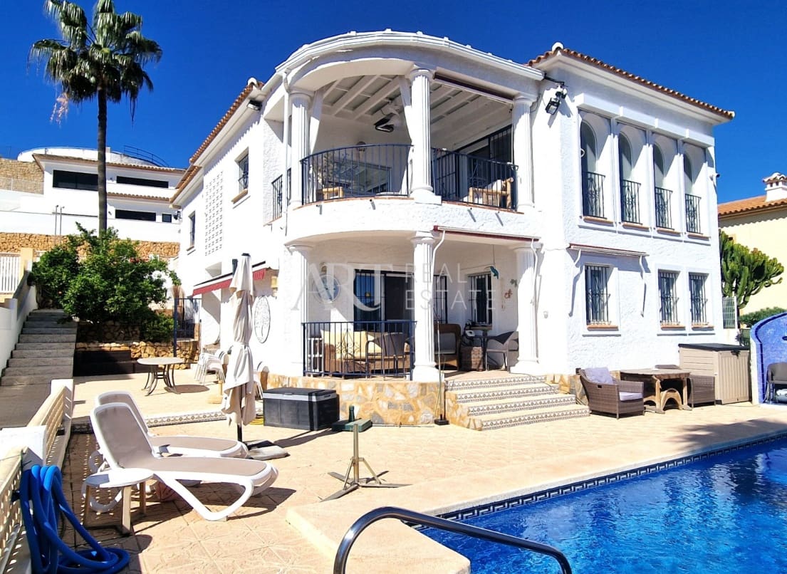 5 chambre Villa/Maison à vendre à La Nucia avec piscine garage - 795 000 € (Ref: 8880448)