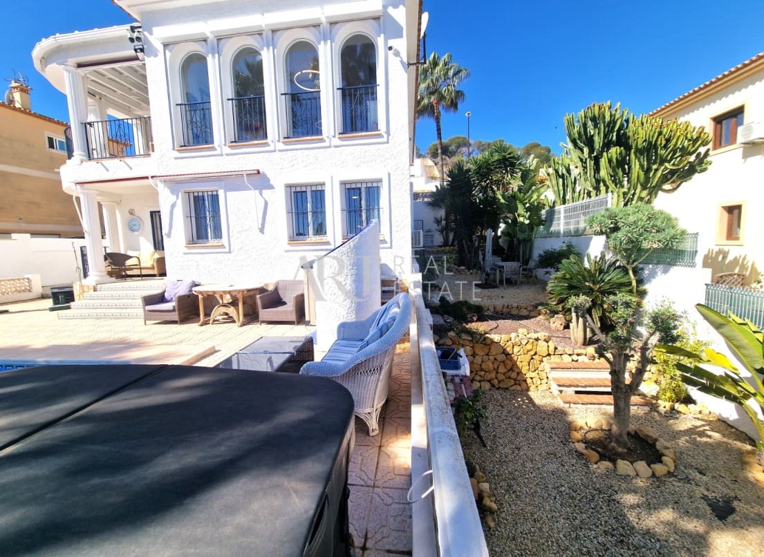 5 chambre Villa/Maison à vendre à La Nucia avec piscine garage - 795 000 € (Ref: 8880448)