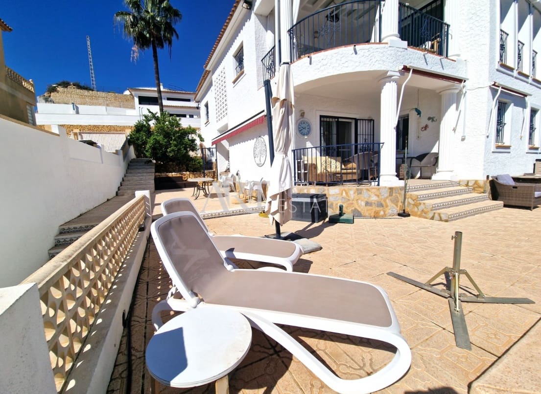 5 chambre Villa/Maison à vendre à La Nucia avec piscine garage - 795 000 € (Ref: 8880448)