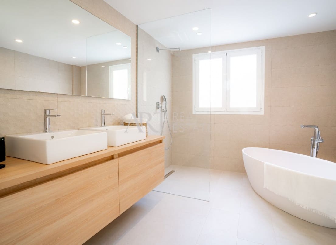 4 chambre Villa/Maison à vendre à Altea avec piscine garage - 1 095 000 € (Ref: 8881051)